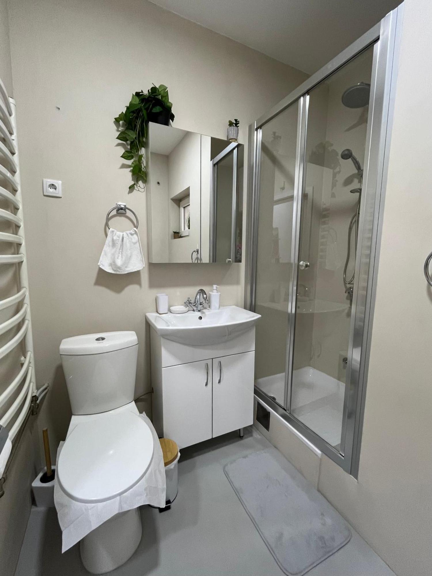 Apartment Vera With Free Garage Нови-Сад Экстерьер фото