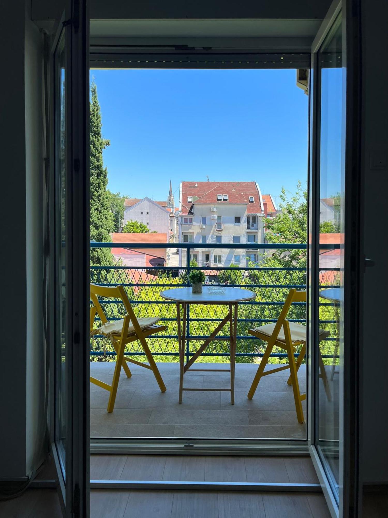 Apartment Vera With Free Garage Нови-Сад Экстерьер фото