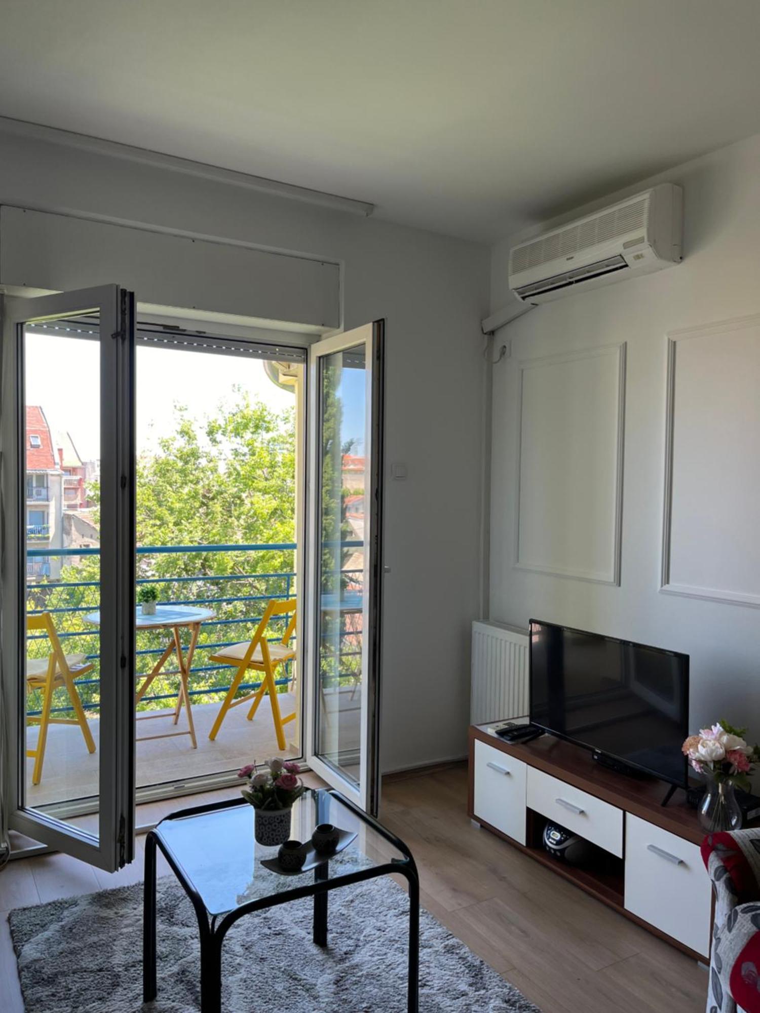 Apartment Vera With Free Garage Нови-Сад Экстерьер фото